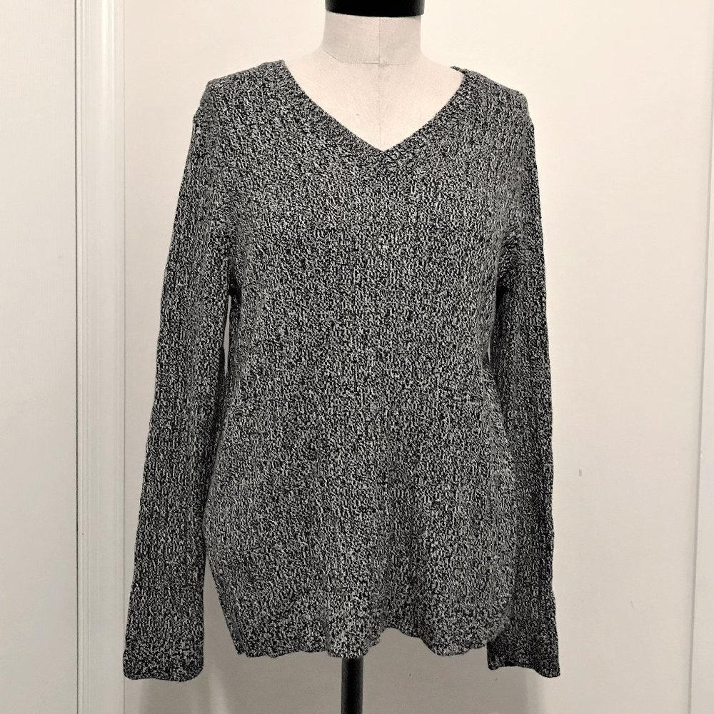 Black & White Marled V-neck Sweater Sz XL